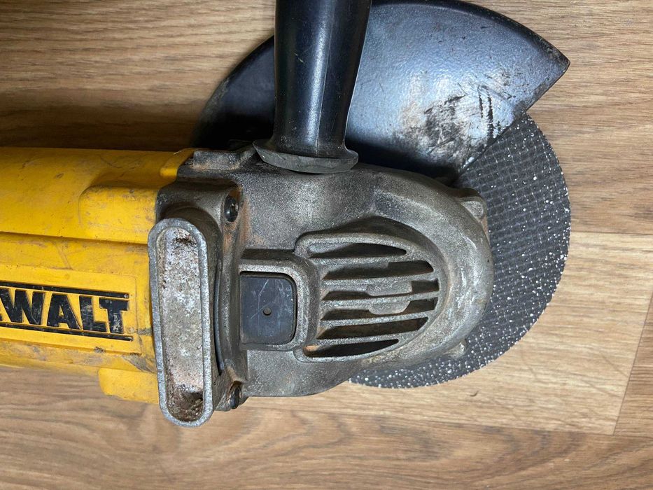 Болгарка Dewalt DWE492