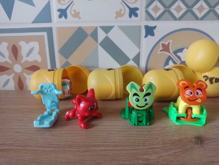 Jajko niespodzianka Kinder liski MixArt (mix art) i GoMove (go move)
