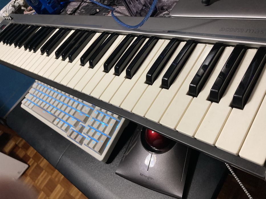 Controlador MIDI Acorn Masterkey 61 – Muito Bom  estado