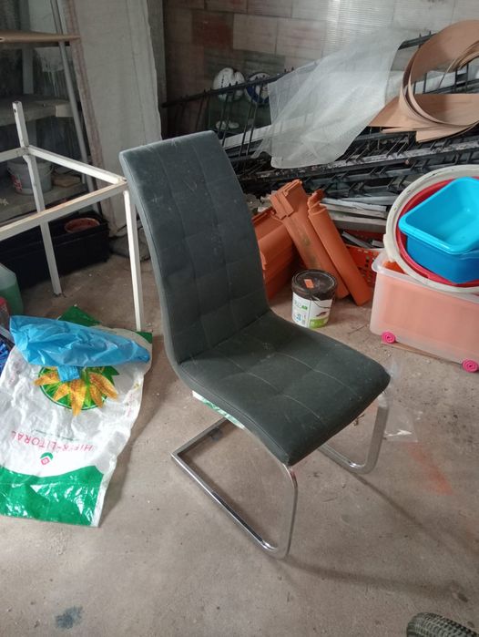 Mesa de vidro com 4 cadeiras