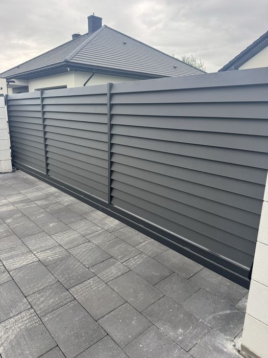 Balustrady bramy furtki przesla montaz ogrodzen panelowych