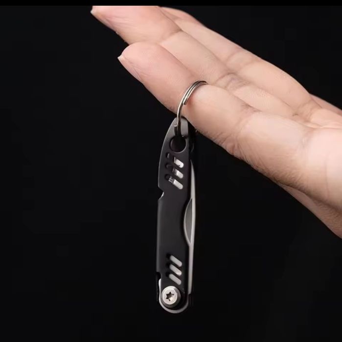 Компактный нож-брелок