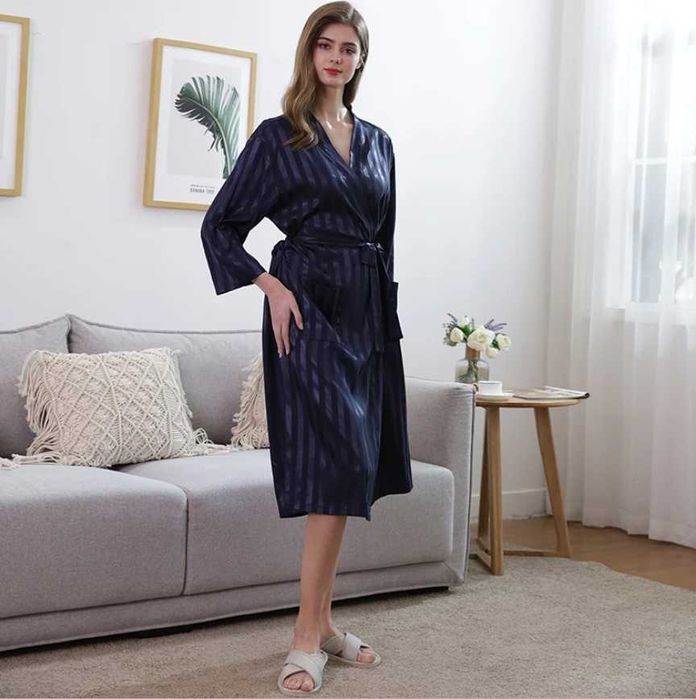 Халат жіночий атласний у смужку