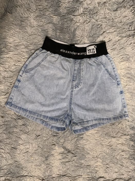 Жіночі джинсові шорти