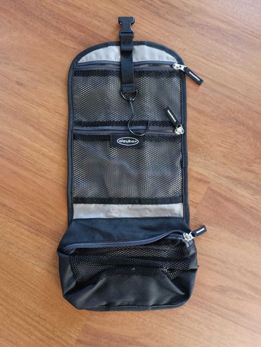 Vendo Bolsa Necessaire Deuter Preta e Cinzenta