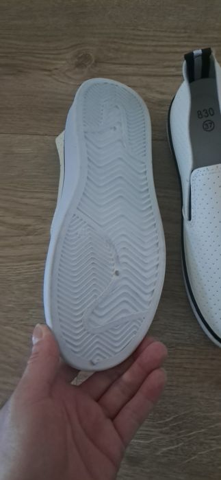 Nowe buty rozmiar z metki 37