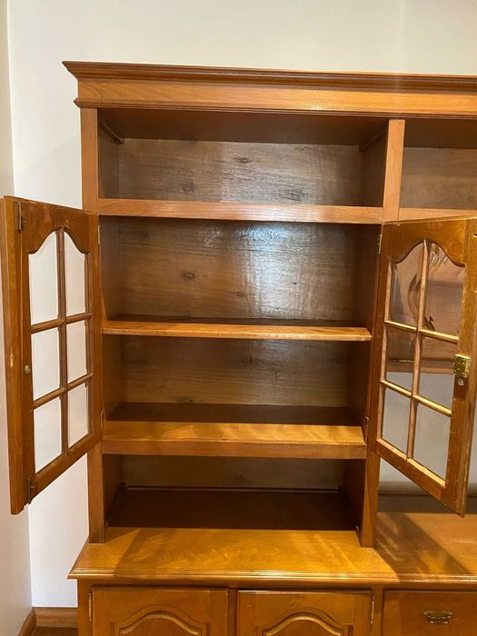 Móvel de tv e cristaleira