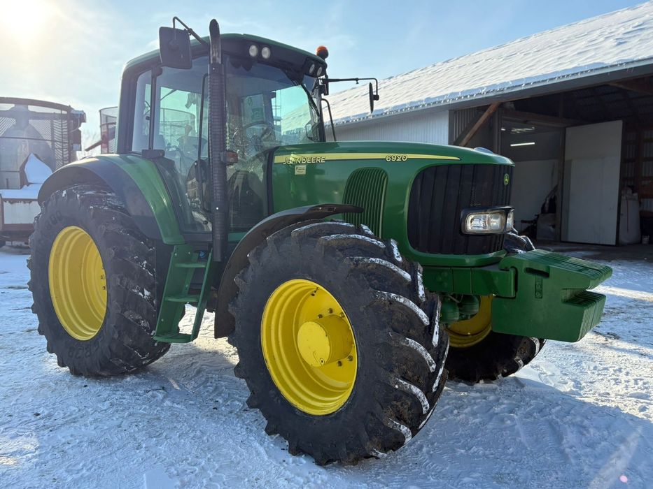 Трактор John Deere 6920