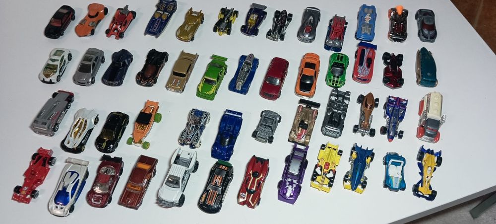 Hotwheels 50 carros (lote n25)