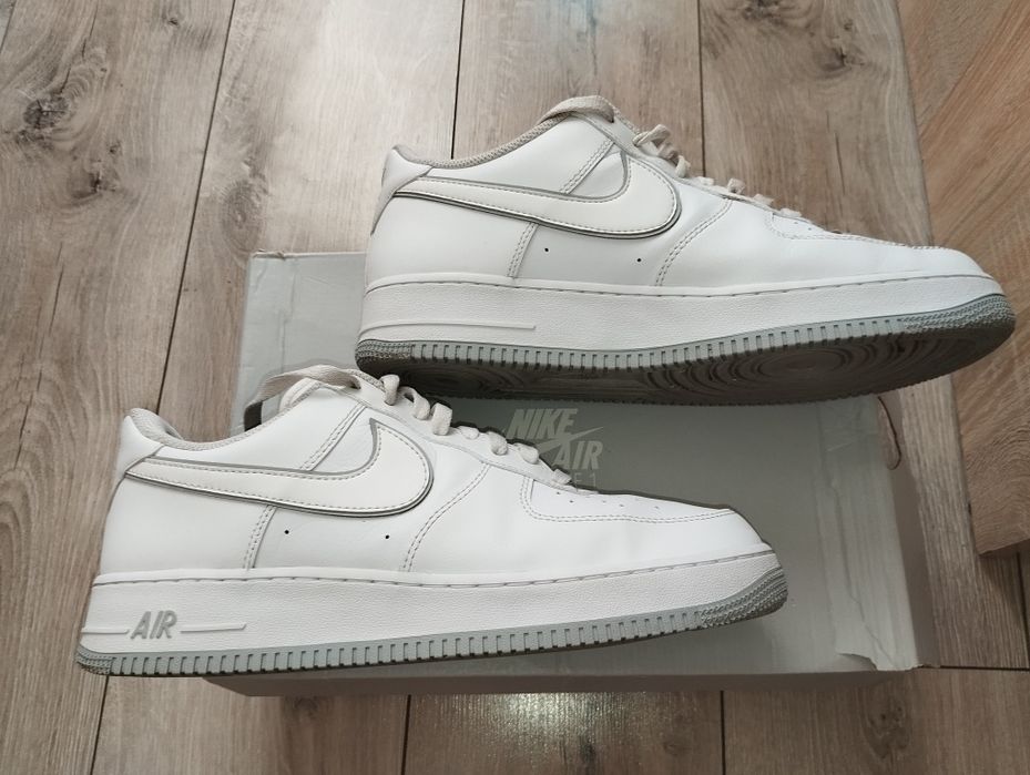 Nike Air Force 1 '07 skórzane white/ Wolf Grey 46 (30)
 rozmiar 46