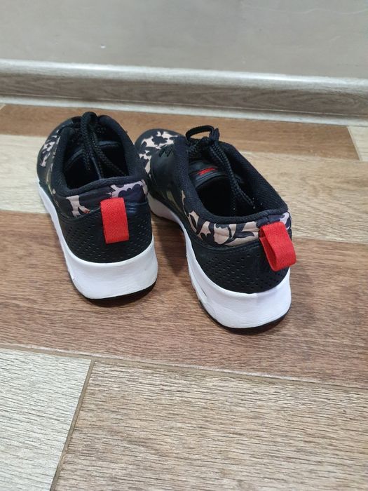 Кроссовки Nike женские 38р оригинал!