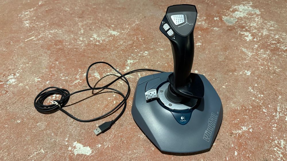 Joystick Logitech WingMan Attack 2