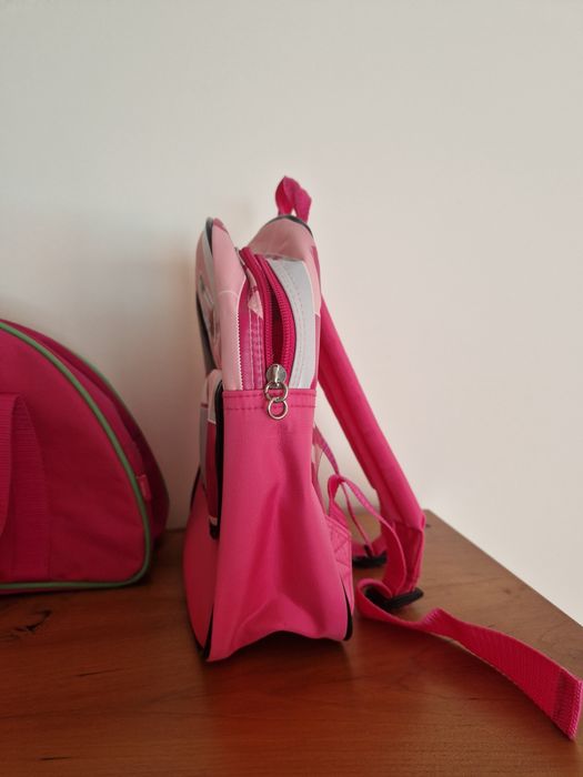 Mochila "Barbie" e saco de desporto "Witch" de menina