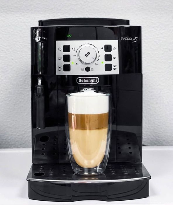 Кофемашина Кофеварка кавоварка Кавомашина Delonghi magnifica S