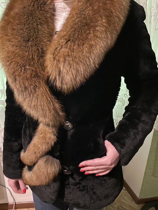 Натуральная шуба из мутона. Размер 44-46