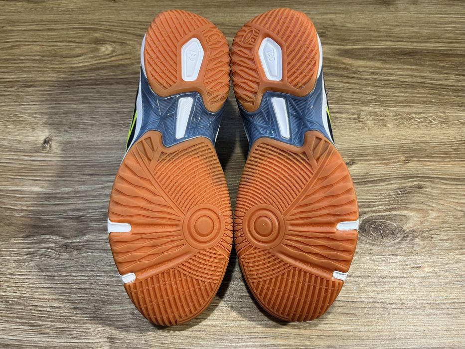 КРОСІВКИ ASICS Men's Gel-Rocket 10 Нові. Розмір 46(29 см.)