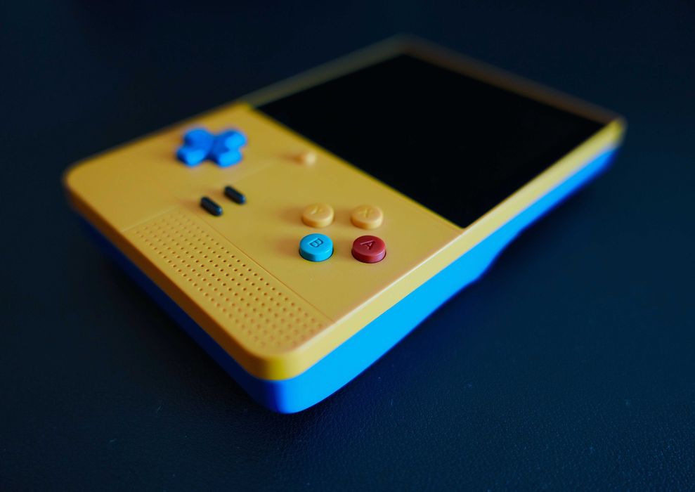 Retroid Pocket Classic PKM Yellow