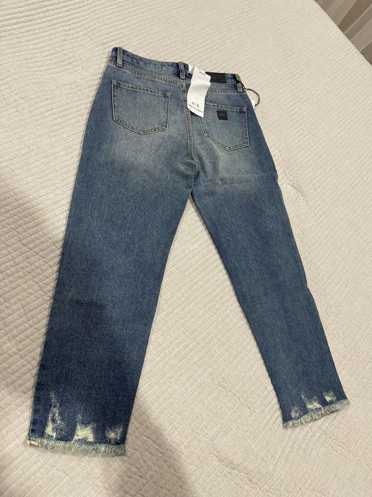 Джинси жіночі Armani, Levi’s