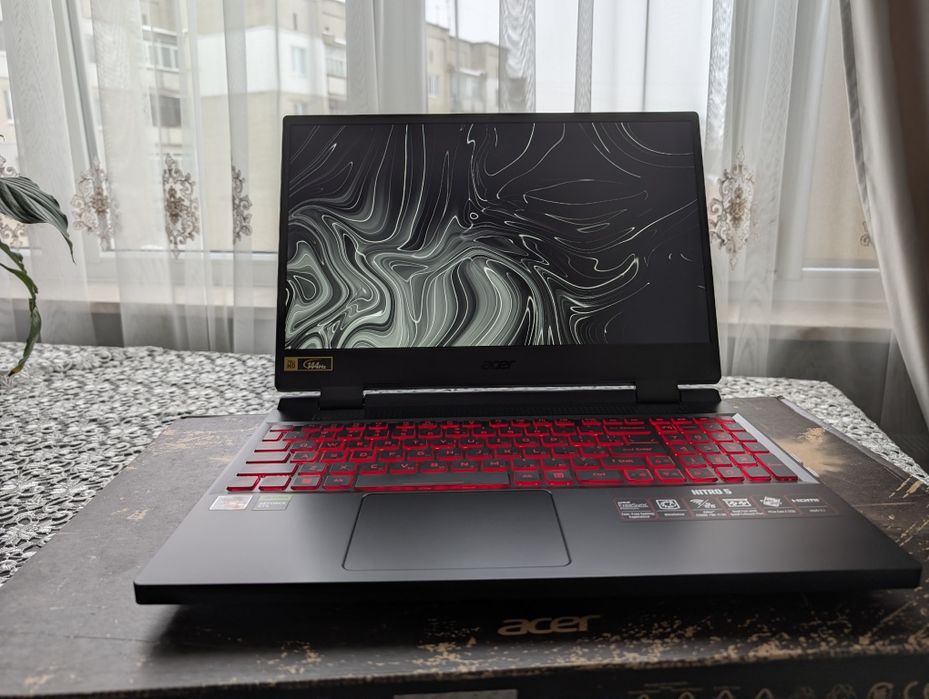 Hoyтбyк Acer Ryzen 5 6600H RTX 3050 16GB RAM 512GB SSD