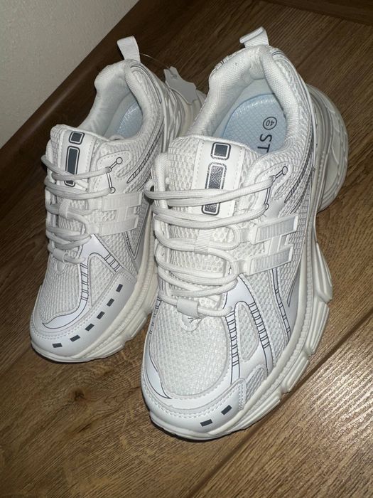 Кросівки жіночі,білі