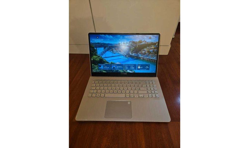 ASUS VivoBook 15 - Ecrã Impecável