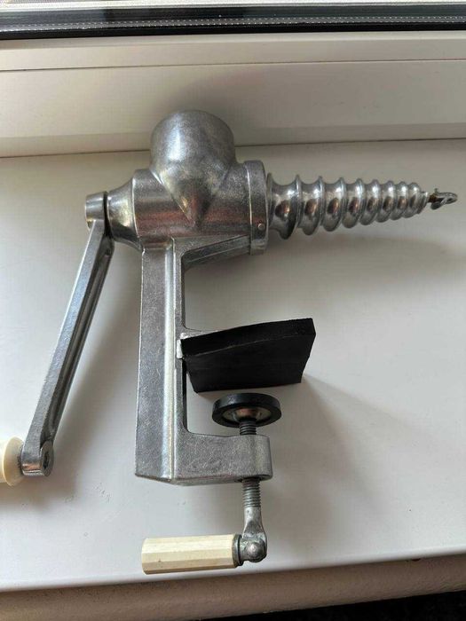 Ручная соковыжималка ссср