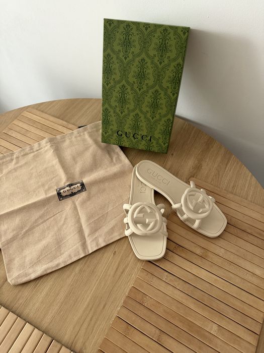 Klapki Gucci Interlocking GG Sandały