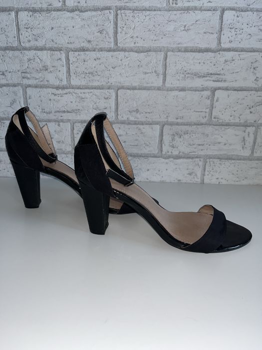 Buty/sandały na obcasie damskie NEXT 40