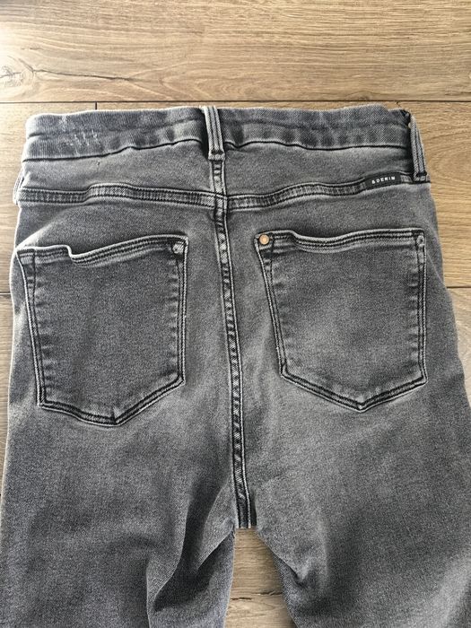 Damskie dżinsy Denim super skinny 38
