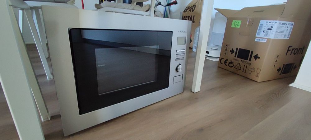 Micro-ondas de encastrar JOCEL – Inox/Preto – 25L – 900W