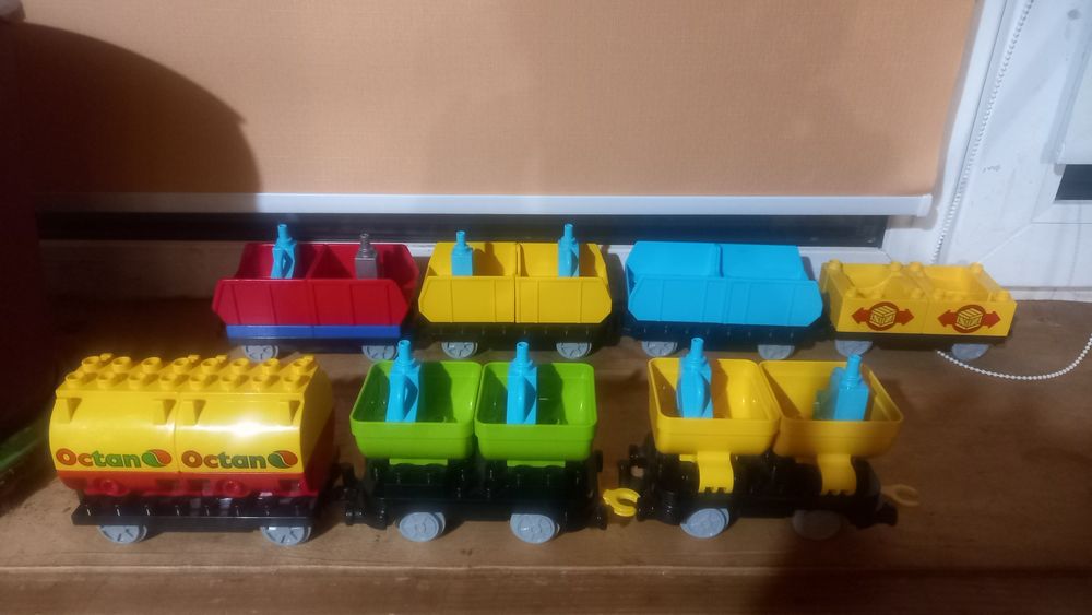 Lego duplo вагончики