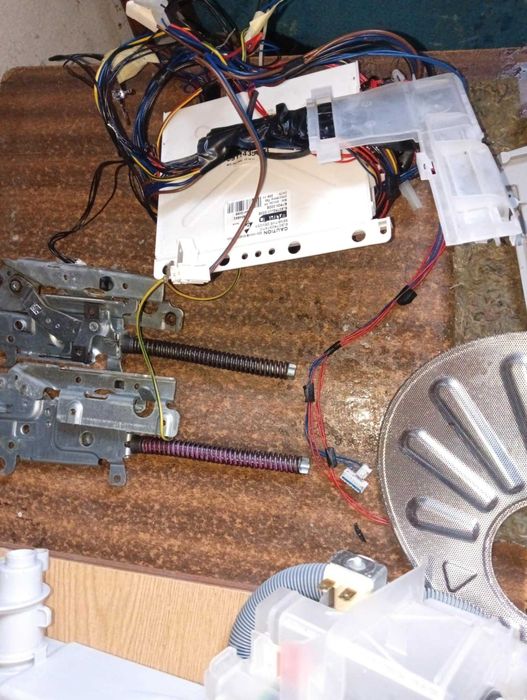 Zmywarka Elektrolux ESL65070R na części.