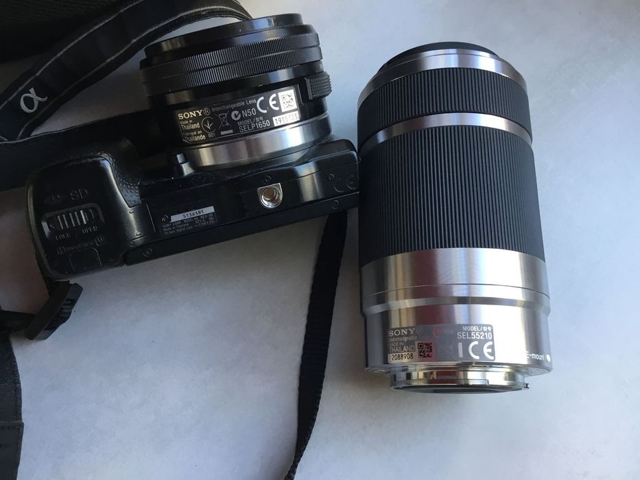 używany aparat fotograficzny sony z dodatkowym obiektywem