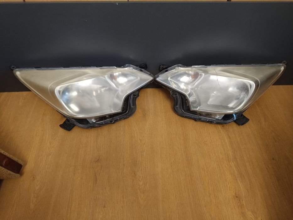 Lampy przednie toyota Verso s, versos, reflektory
