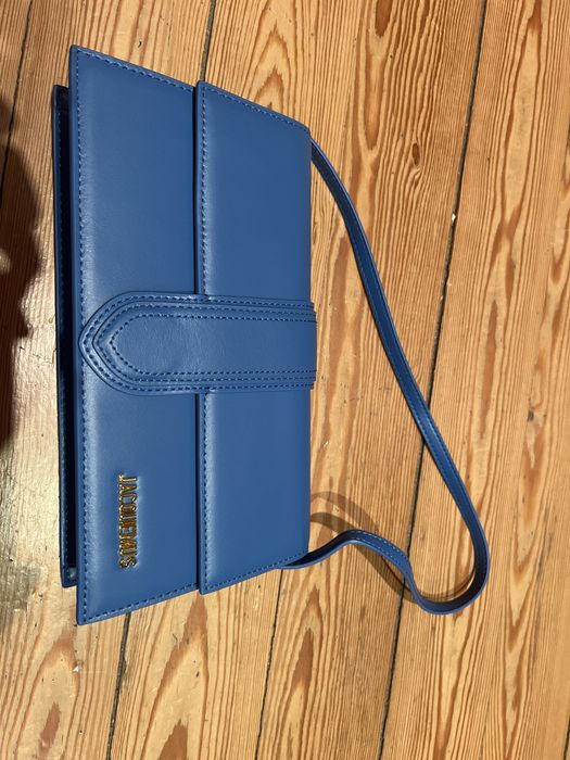 Jacquemus, Le Bambino mala azul