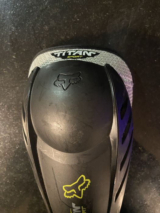 Cotoveleiras Fox Titan Sport MTB
