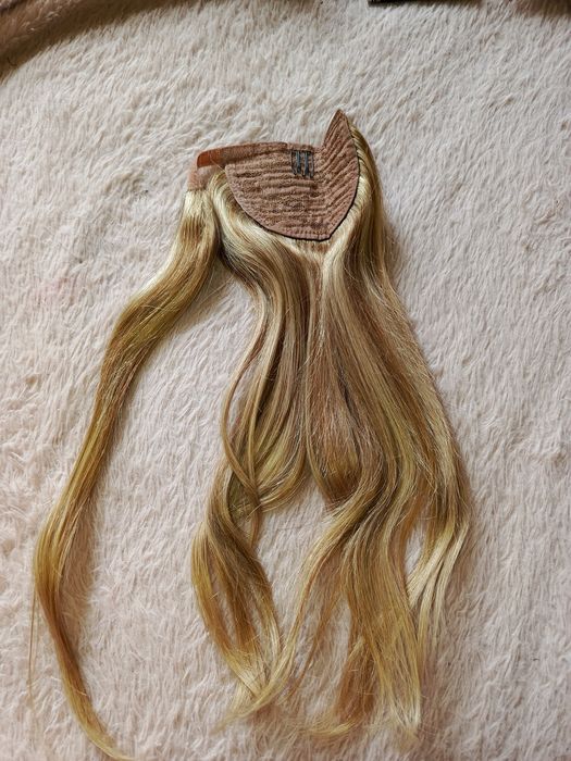Kucyk naturalny blond