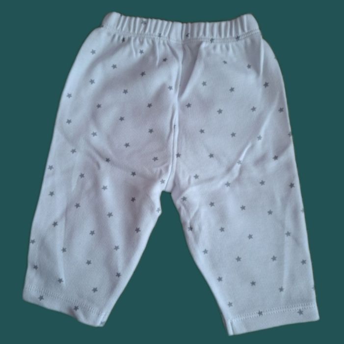 Дуже гарний набір одягу для новонародженого!