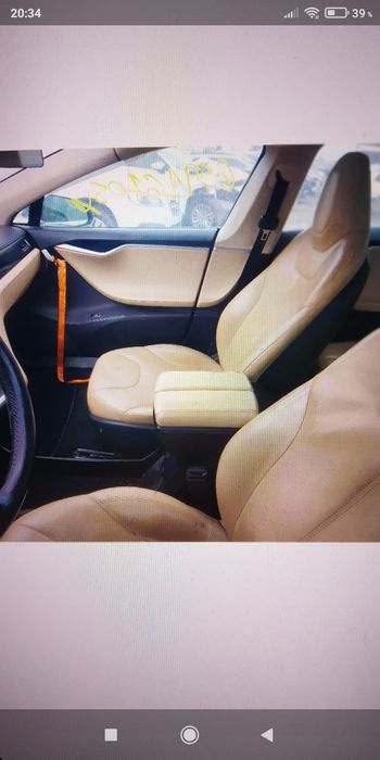 Tesla model S тільки привезена