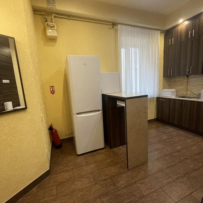 Подобово, погодинно  оренда  1 к  у центрі міста біля Оперного театру