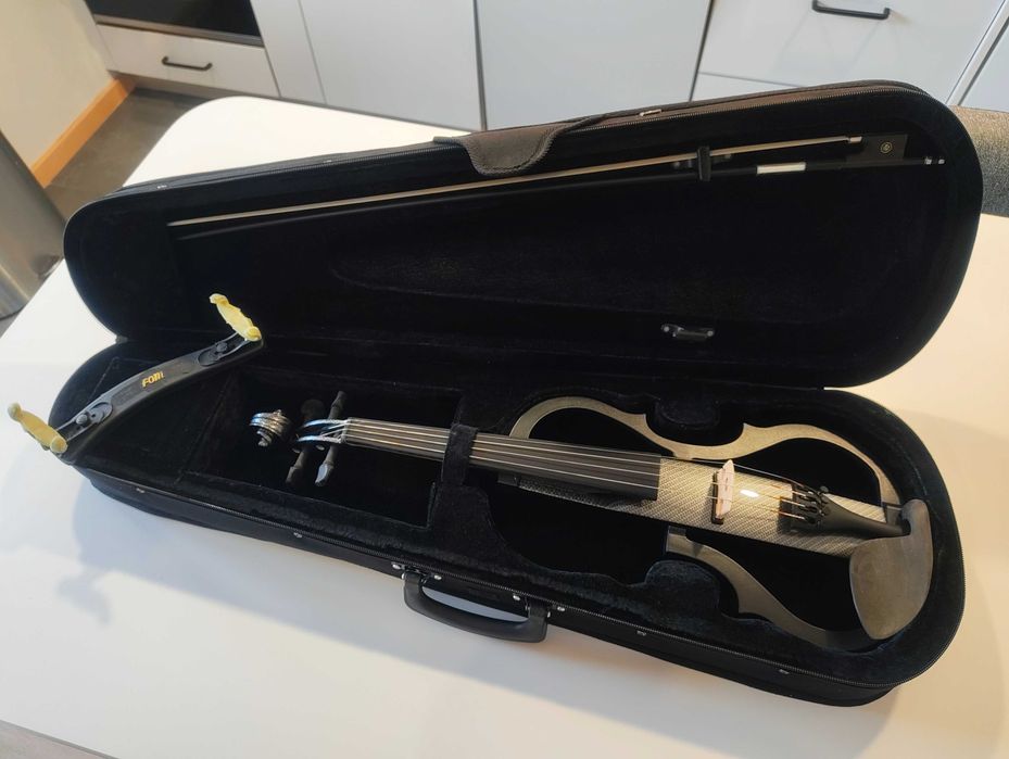 Violino Eléctrico Harley Benton HBV 990BCF 4/4 – Excelente estado