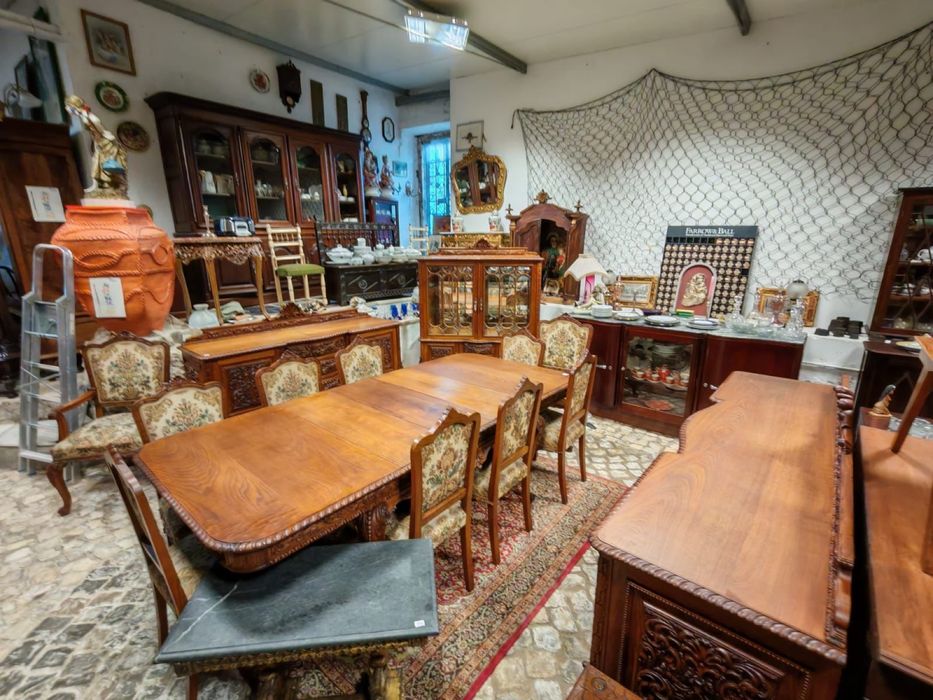 Velharias, antiguidades e artigos de segunda-mão