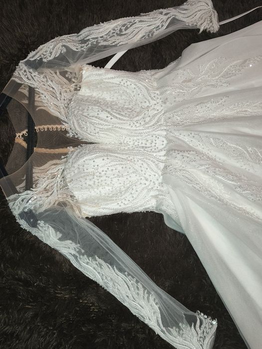 Хороша весільна сукня