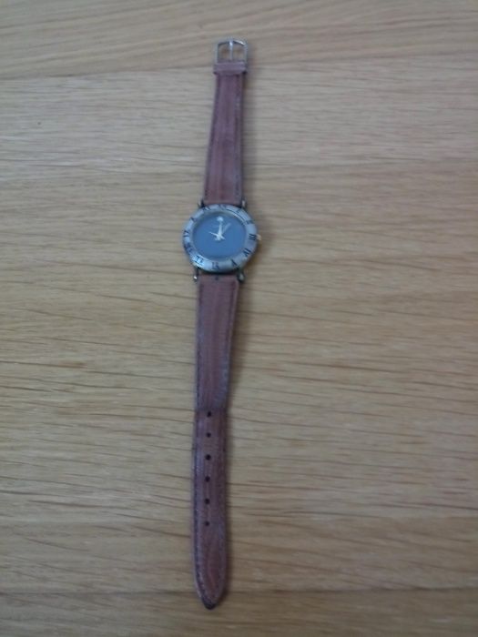 Relógio antigo da marca Cosmos