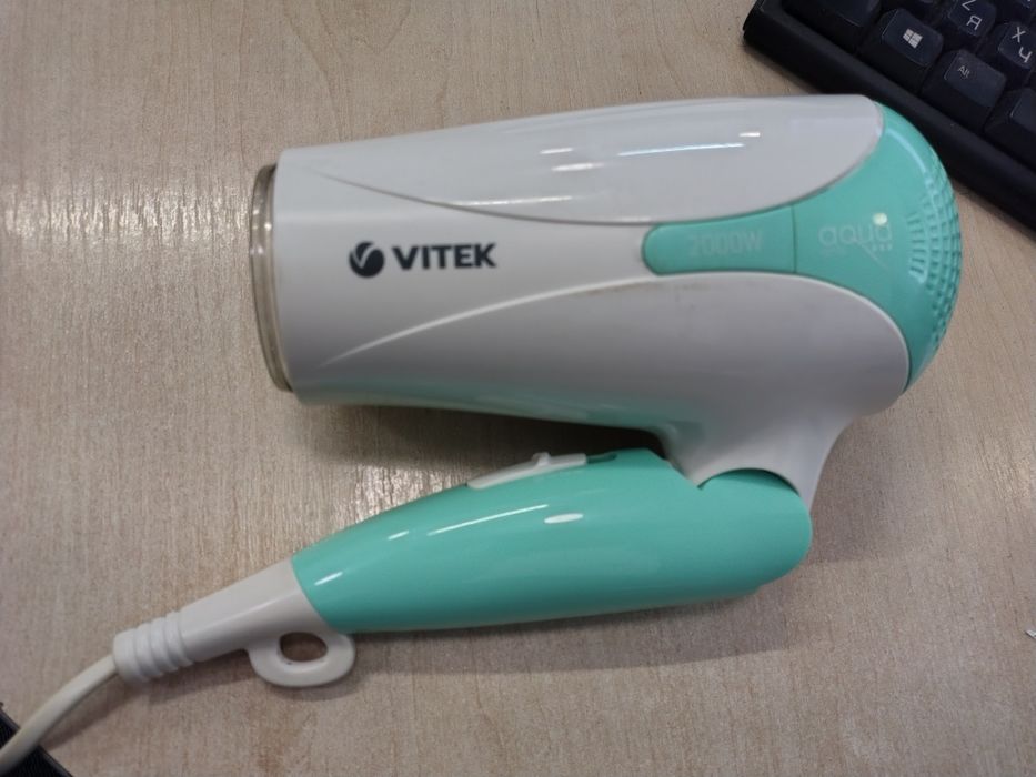 Фен Vitek aqua ionic складний