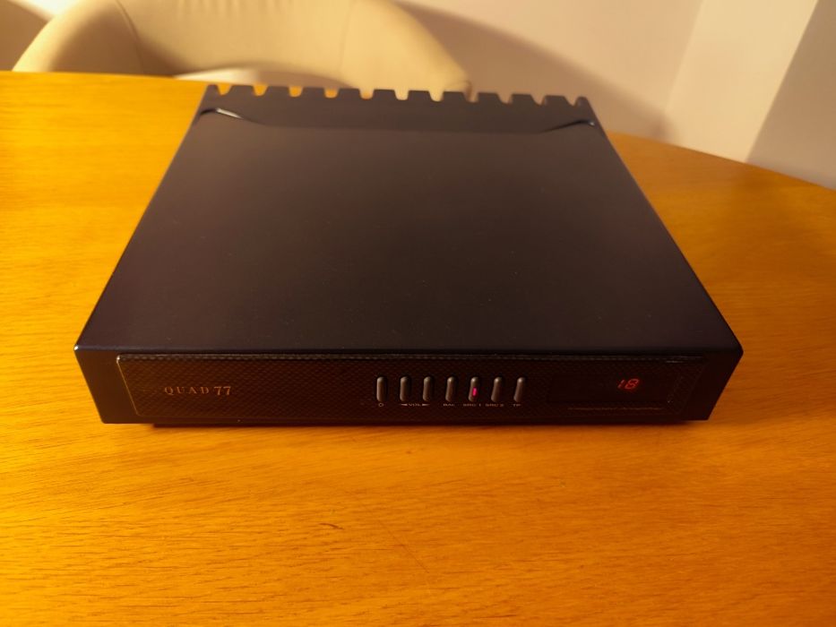 Amplificador Quad 77 Carbon Edition