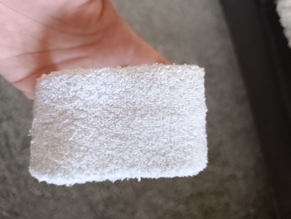 Opaska biała na rękę ze znaczkiem Nike