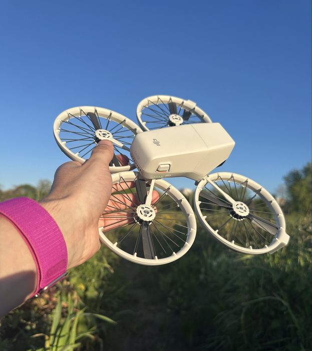 DJI Flip drone + DJI RC-N3 Remote Controller + gift