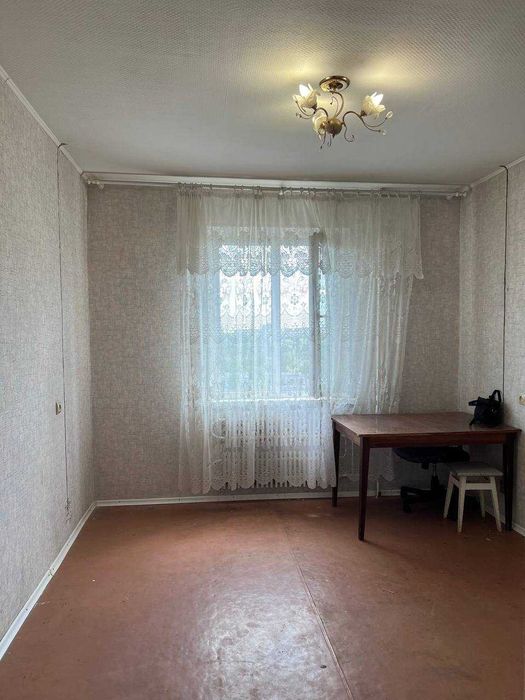 Продаж 2 кімн м-н. Сонячний 55, мпо, мпт, електрика, балкон.