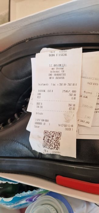 Botas em pele - pretas